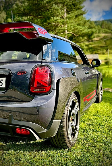 MINI Cooper S 7 of 30