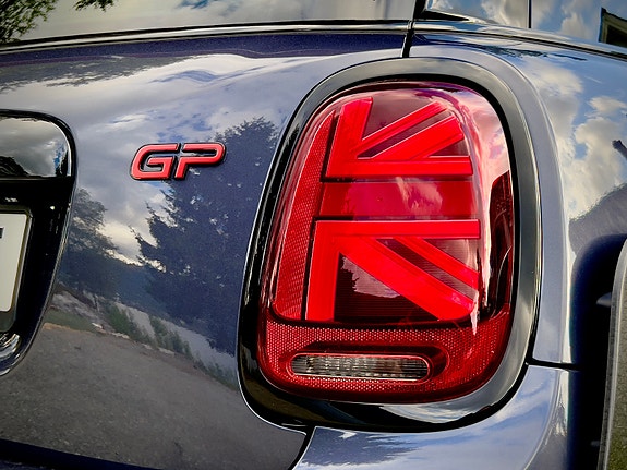 MINI Cooper S 21 of 30
