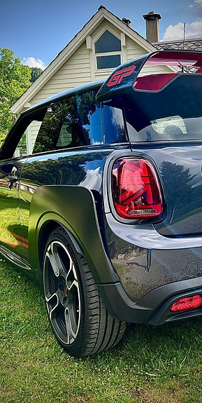MINI Cooper S 8 of 30