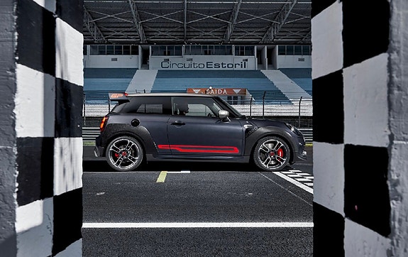 MINI Cooper S 23 of 30