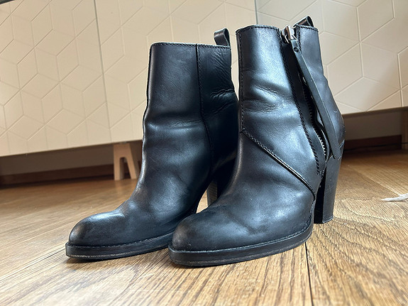 Acne store colt boots