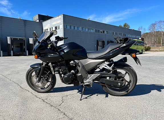 Kawasaki Z750s 1 of 9