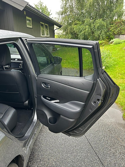 Nissan Leaf 14 of 23