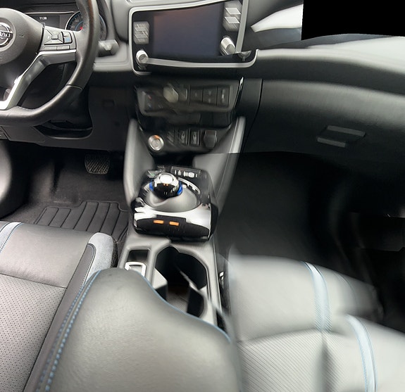 Nissan Leaf 10 of 23