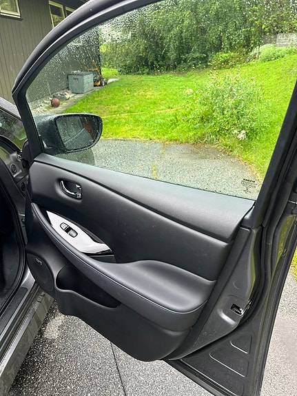 Nissan Leaf 16 of 23