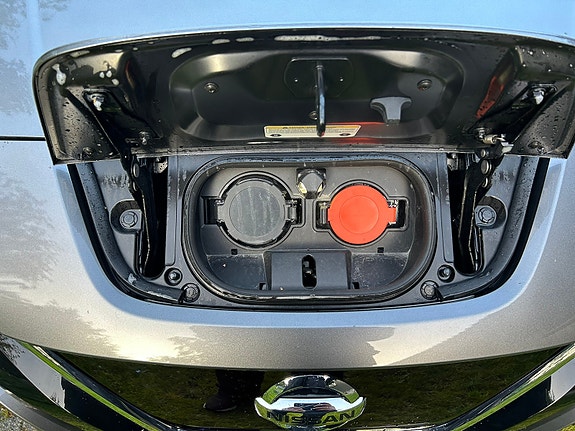 Nissan Leaf 21 of 23