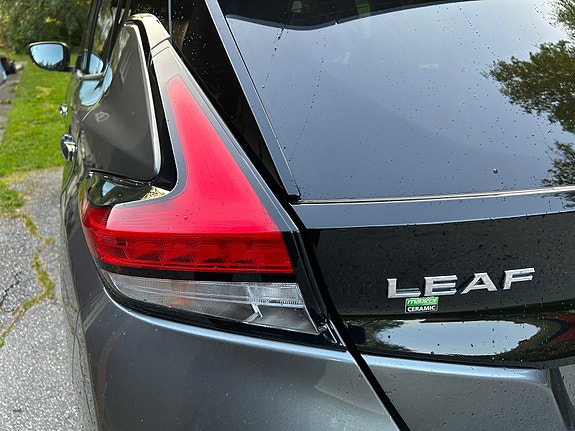 Nissan Leaf 4 of 23