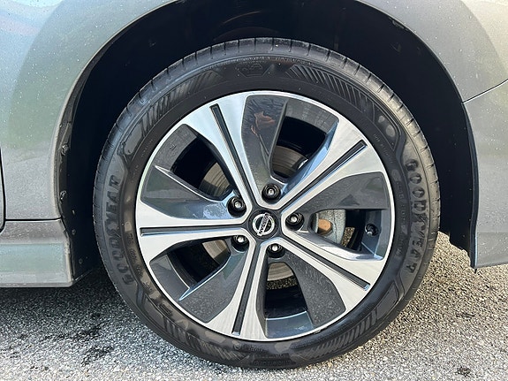 Nissan Leaf 19 of 23