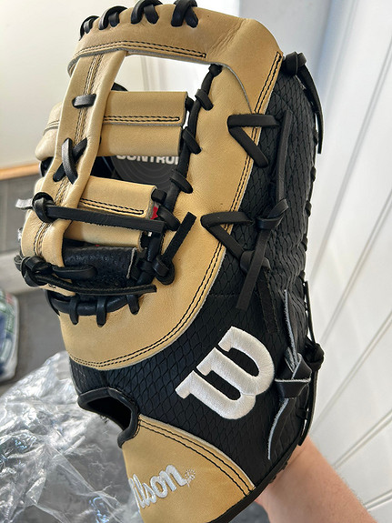 2021 Jose Abreu Edition First Base 12.5 A2K Baseball Glove