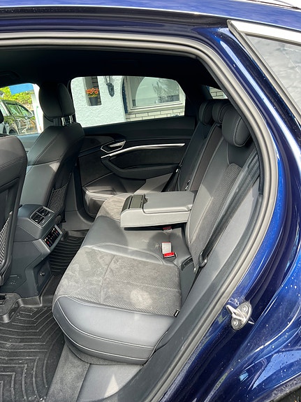 Audi e-tron Sportback 18 of 25