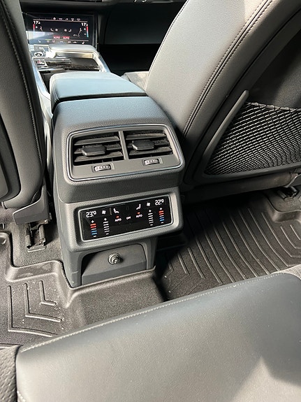 Audi e-tron Sportback 12 of 25