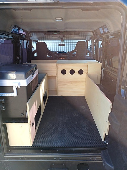 Land Rover Defender-Serie 15 of 30