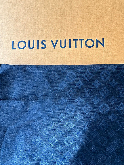 Louis Vuitton Lue og Skjerf Cashmere Selges