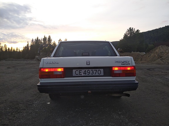 Volvo 740 4 of 5