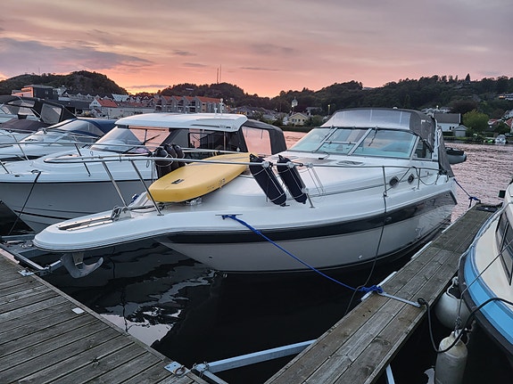 Sea Ray sundancer .  Ny motor og drev i 2005. 3 of 5
