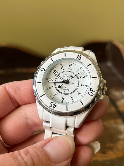 Product image 1 of 6