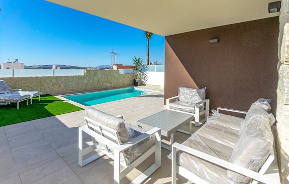 En megler med gode referanser -  SPANIA1.no