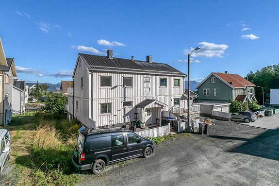 Bolig med flott beliggenhet; kun få minutter gange unna dagligvarebutikk.