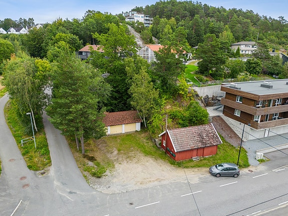 Sentrumsnær tomt med stort potensiale!