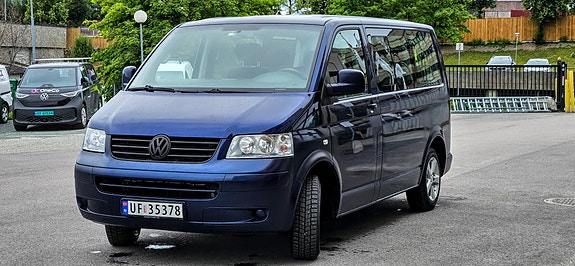 Volkswagen Caravelle 3 of 5