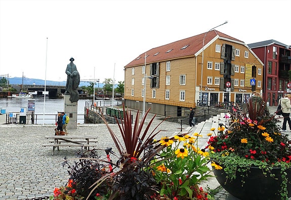 Fasade fra Ravnkloa.