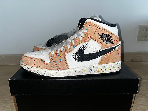 Product image 1 of 7
