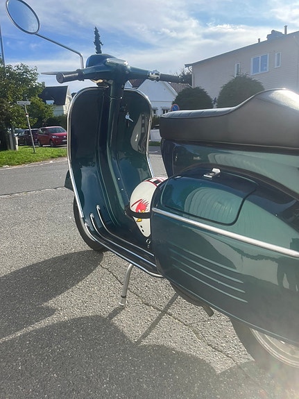 Vespa 125 4 of 5