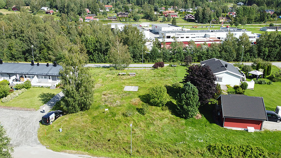 Oversiktsbilde av tomta