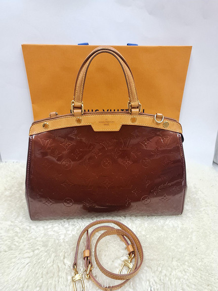 LOUIS VUITTON LV Rouge Fauviste Monogram Vernis Brea GM Bag, Luxury, Bags &  Wallets on Carousell