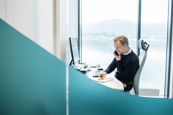 Florøs fineste kontorlokaler med havet som nærmeste nabo.