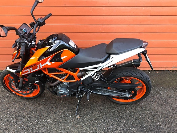 KTM Duke 390 6 of 9