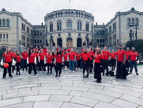 Siden oppstart har 264 frivillige lagt ned 9 706 timer og ytt rettshjelp i 836 saker for barn og unge. 6 er ført for retten. I sommer har vi nådd ute til 7 091 ved oppsøkende virksomhet og over 1 million digitalt i Oslo.