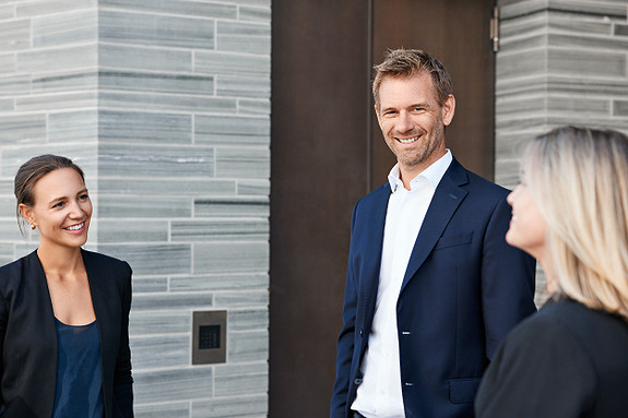 Dyktige, spesialiserte advokater innen 20 ulike områder bidrar til gode diskusjoner og en spennende arbeidsdag.