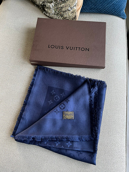 Louis Vuitton Lue og Skjerf Cashmere Selges