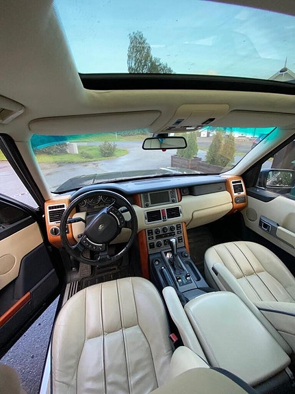 Land Rover Range Rover 2 of 10