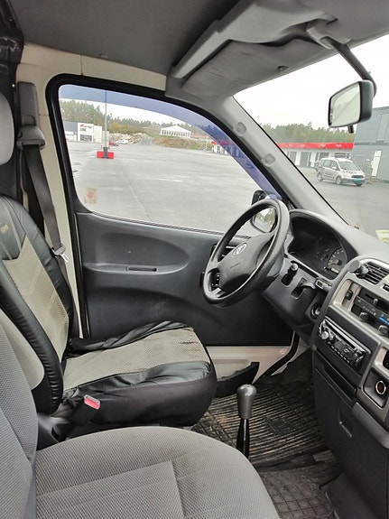 Toyota HiAce 19 of 19