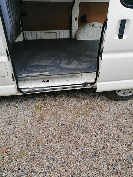 Toyota HiAce 12 of 19