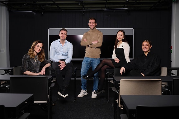 Her ser du Hanna, Johan, Espen, Madeleine og Thea som utgjør det norske teamet og som kan bli dine nye kolleger!