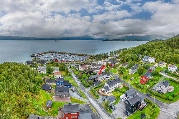 Del av rekkehus beliggende sentralt i Bjørkveien i Finnbekken i Narvik.