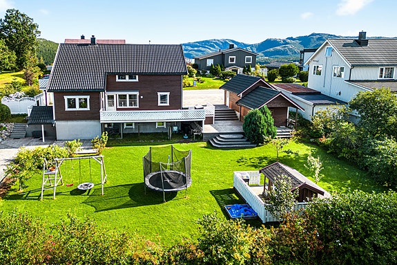 Bjørkåsvegen 5 presenteres for salg!