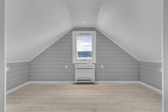 Innredet loft i garasje