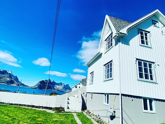 Hus midt i Lofotens perle