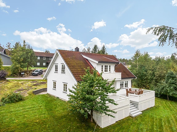 EiendomsMegler1 ved Halvor Østerli presenterer Nordbøbakken 2!