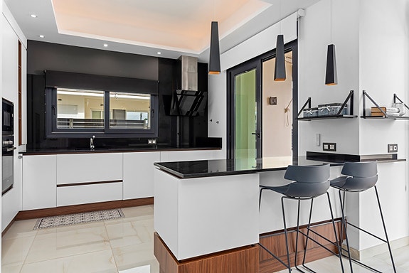 Moderne kjøkken med god oppbevaring