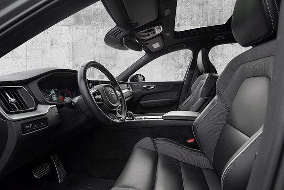 2021 Volvo XC60 T6 350hk AWD R-design