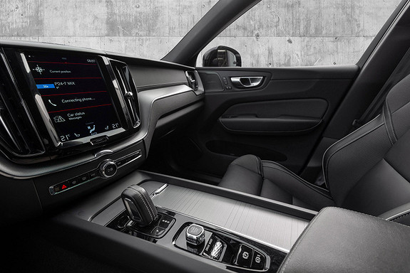 2021 Volvo XC60 T6 350hk AWD R-design