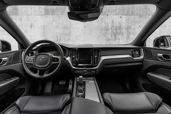 2021 Volvo XC60 T6 350hk AWD R-design