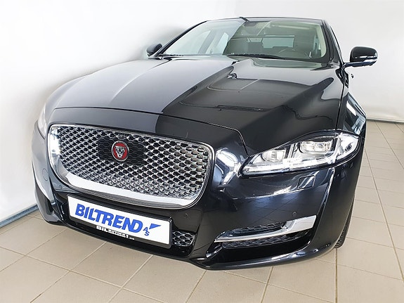 Jaguar XJ 5 of 30