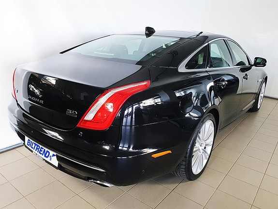 Jaguar XJ 9 of 30