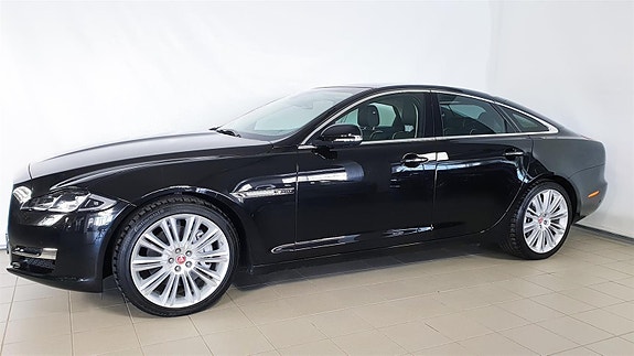 Jaguar XJ 3 of 30